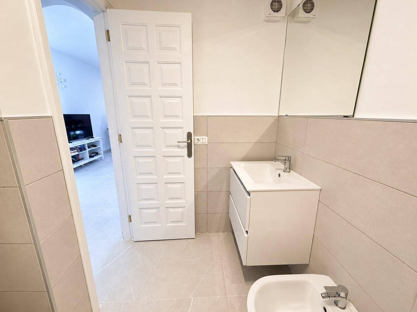1 makuuhuone Huoneisto vuokrattavana paikassa San Miguel de Abona mukana uima-altaan - 1 200 € (Ref: 9934295)