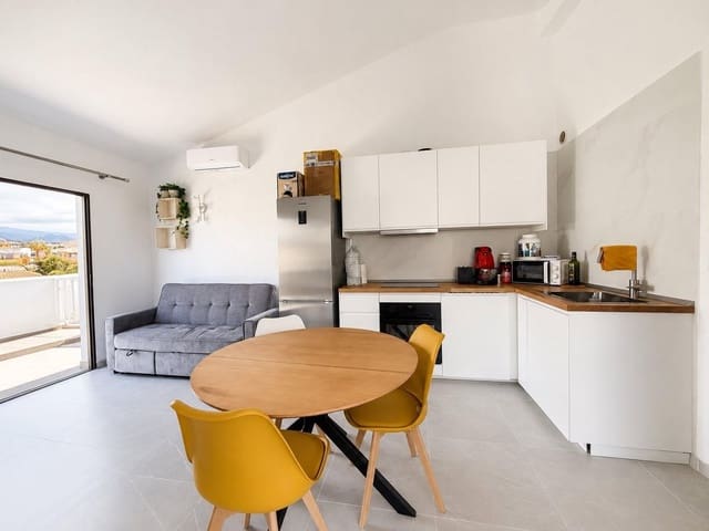 1 makuuhuone Huoneisto vuokrattavana paikassa San Miguel de Abona mukana uima-altaan - 1 200 € (Ref: 9934295)