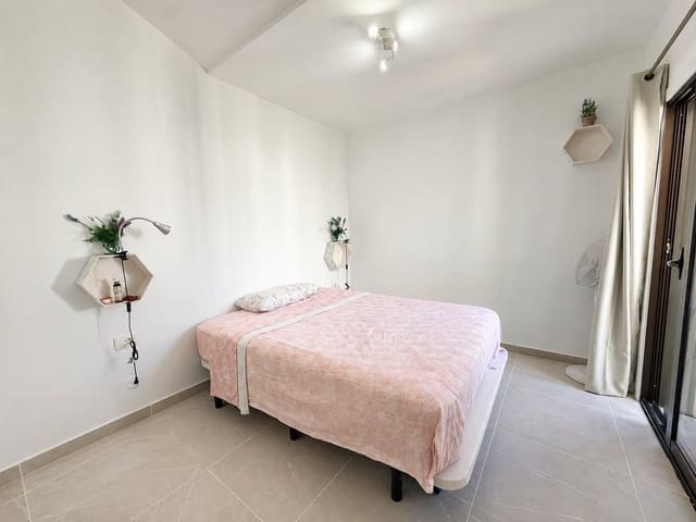 1 makuuhuone Huoneisto vuokrattavana paikassa San Miguel de Abona mukana uima-altaan - 1 200 € (Ref: 9934295)