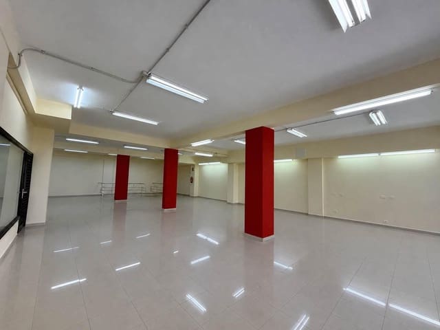 Erhverv til leje i Puerto de la Cruz - € 4.000 (Ref: 9940057)