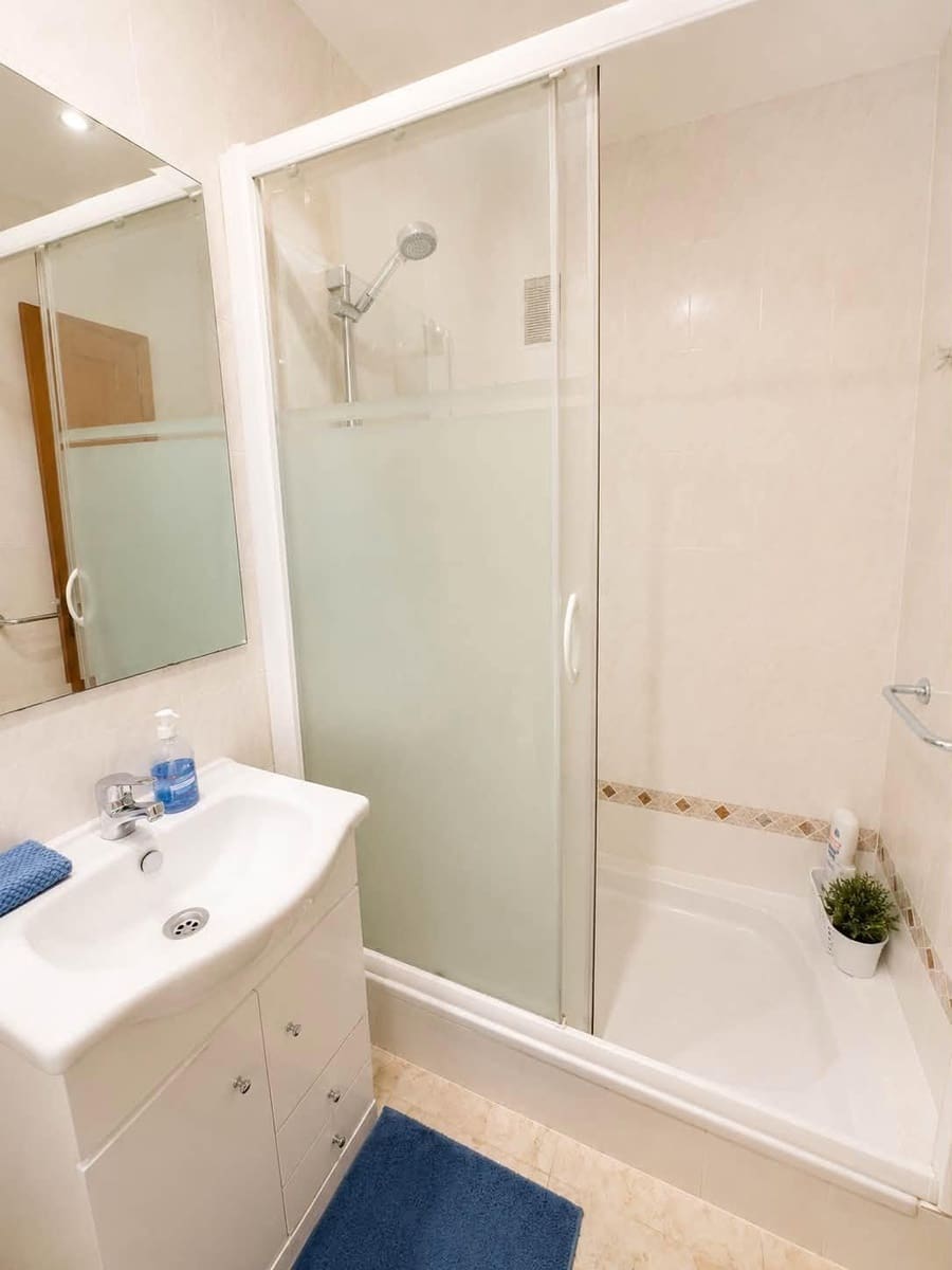 Appartement de 2 chambres à louer à Puerto Santiago - 1 200 € (Ref: 9954301)