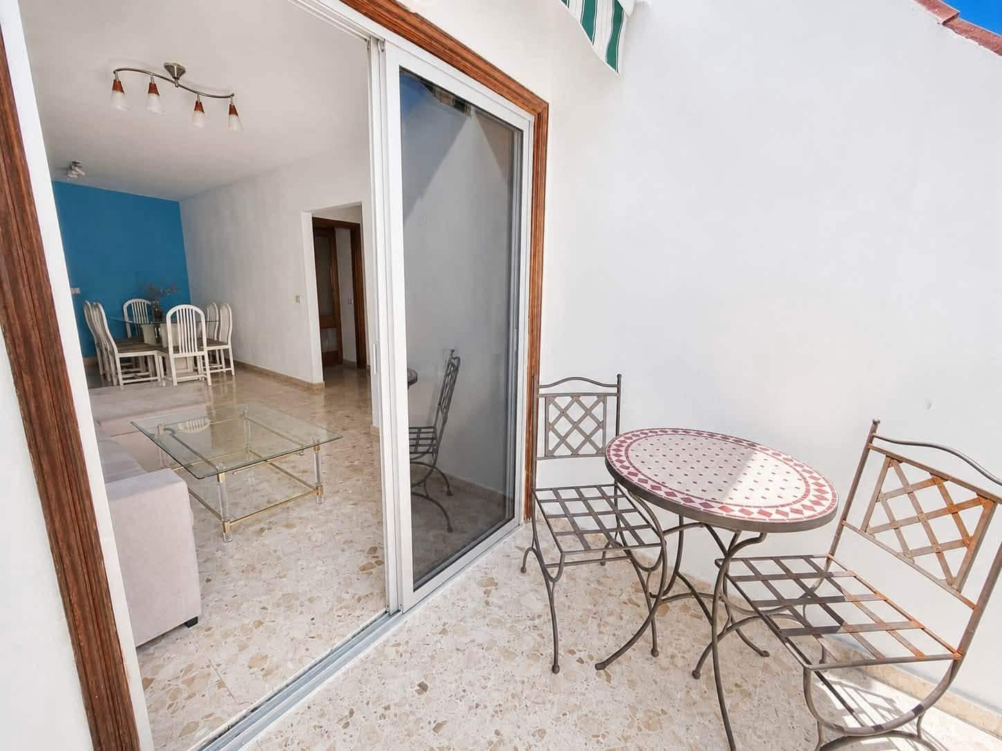 Appartement de 2 chambres à louer à Puerto Santiago - 1 200 € (Ref: 9954301)