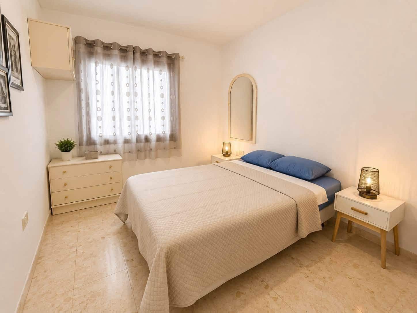Appartement de 2 chambres à louer à Puerto Santiago - 1 200 € (Ref: 9954301)