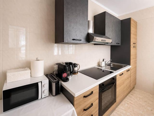 Appartement de 2 chambres à louer à Puerto Santiago, Santiago del Teide - 1 200 € (Ref: 9954301)