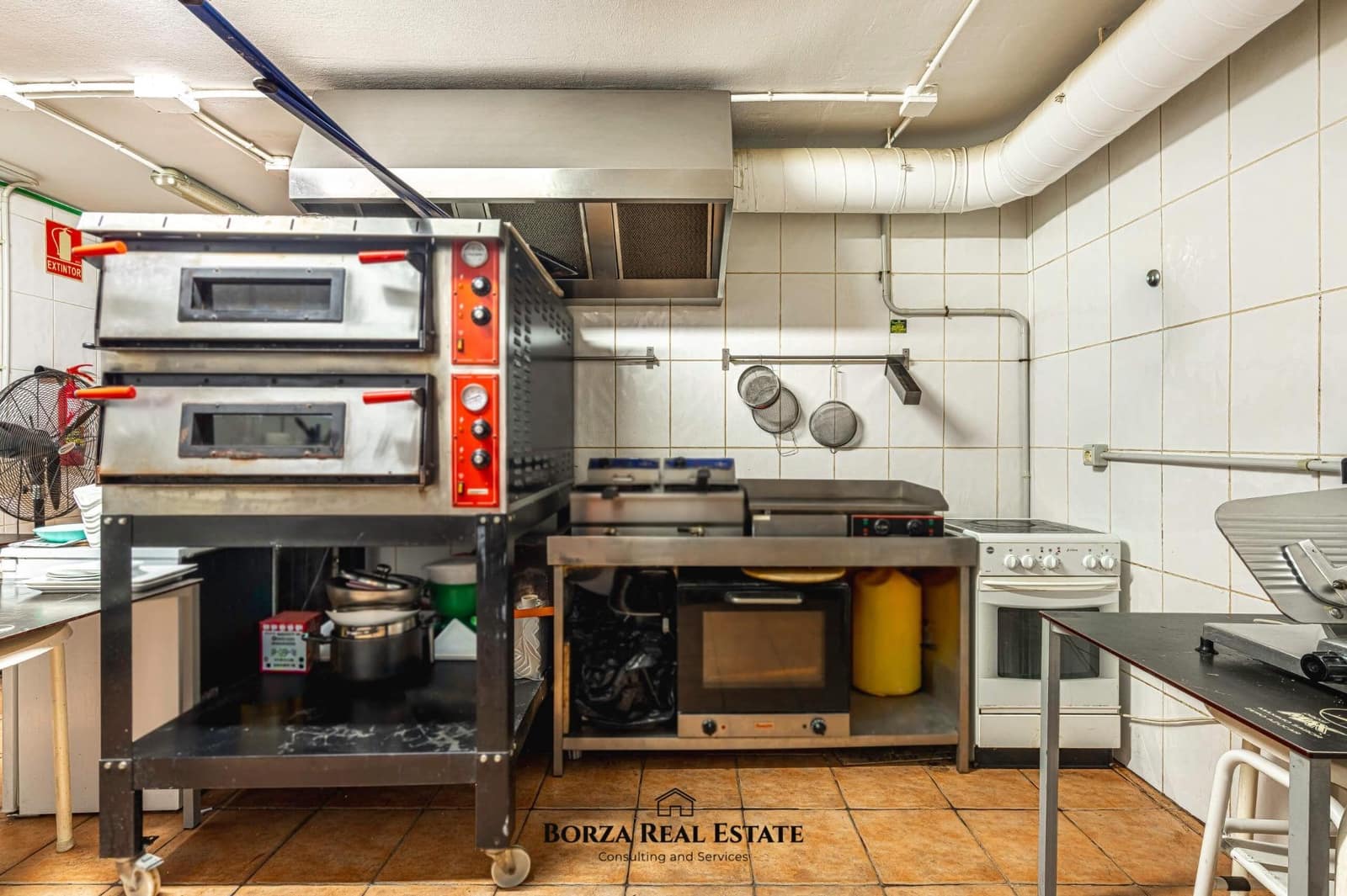 Comercial para venda em Los Cristianos - 58 000 € (Ref: 9970716)