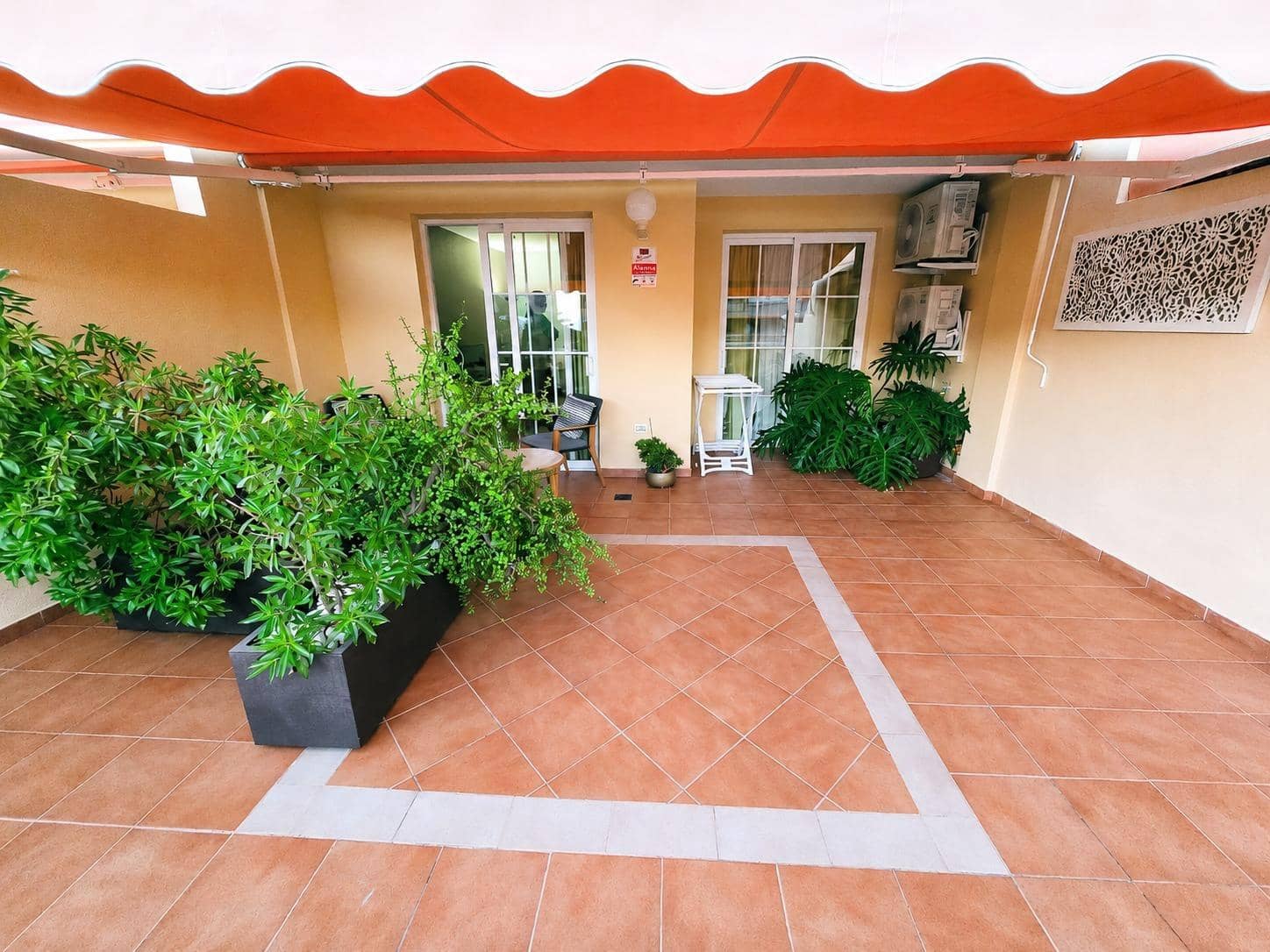 Adosado de 3 habitaciones en Adeje en venta con piscina garaje - 695.000 € (Ref: 9975518)