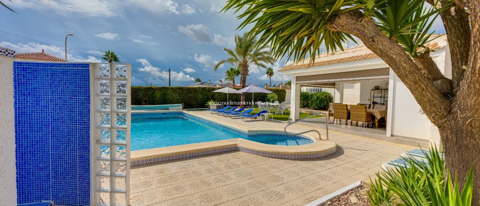 4 bedroom Villa for sale in Ciudad Quesada with pool garage - € 599,000 (Ref: 10162505)