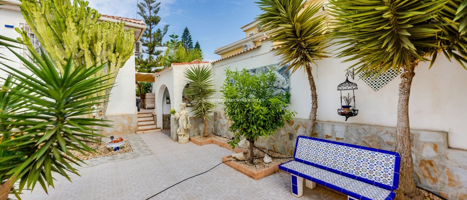 4 bedroom Villa for sale in Ciudad Quesada with pool garage - € 549,000 (Ref: 10162592)