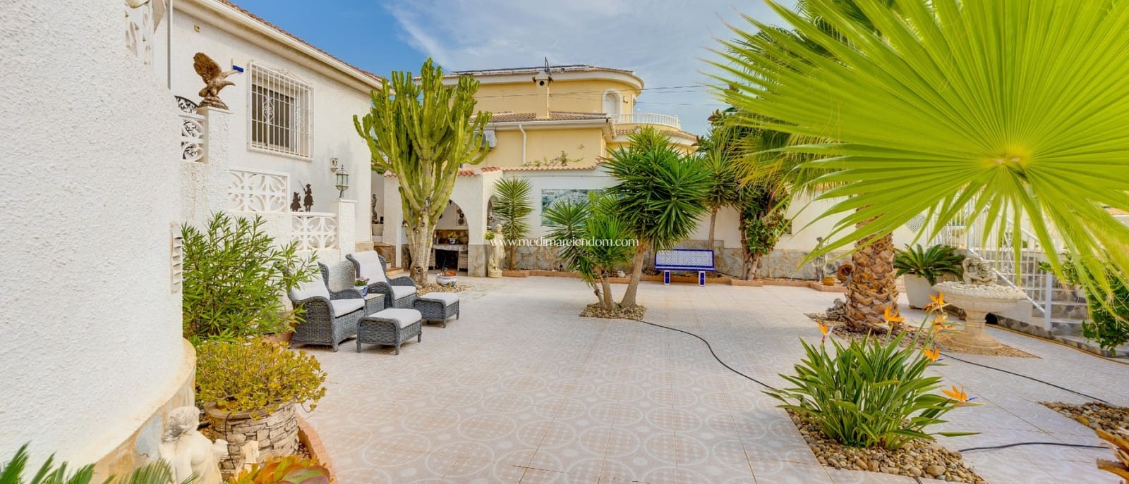 4 bedroom Villa for sale in Ciudad Quesada with pool garage - € 549,000 (Ref: 10162592)