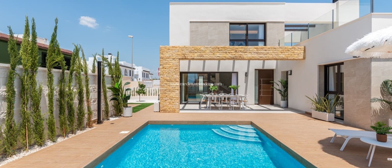 3 makuuhuone Huvila myytävänä paikassa Ciudad Quesada mukana uima-altaan 
autotalli - 869 555 € (Ref: 7042073)