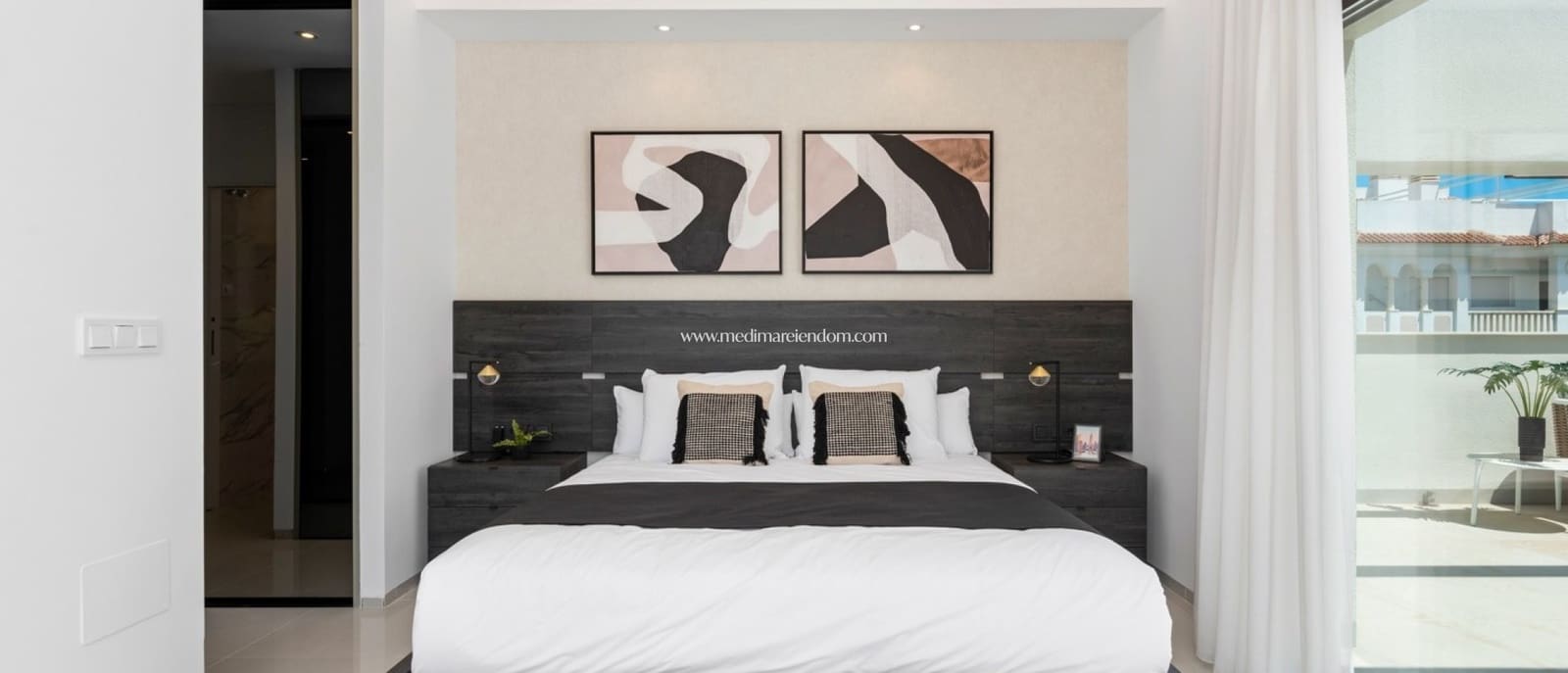 3 makuuhuone Huvila myytävänä paikassa Ciudad Quesada mukana uima-altaan 
autotalli - 869 555 € (Ref: 7042073)