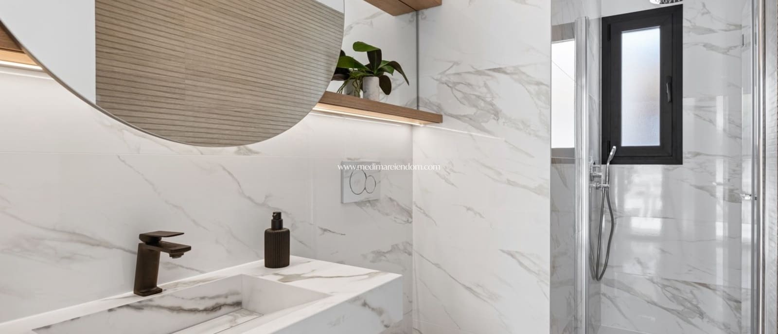 3 makuuhuone Huvila myytävänä paikassa Ciudad Quesada mukana uima-altaan 
autotalli - 869 555 € (Ref: 7042073)