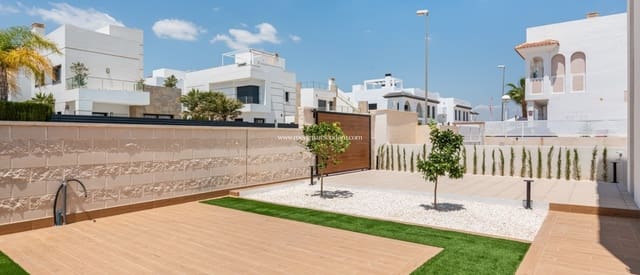 3 makuuhuone Huvila myytävänä paikassa Ciudad Quesada, Rojales mukana uima-altaan 
autotalli - 869 555 € (Ref: 7042073)