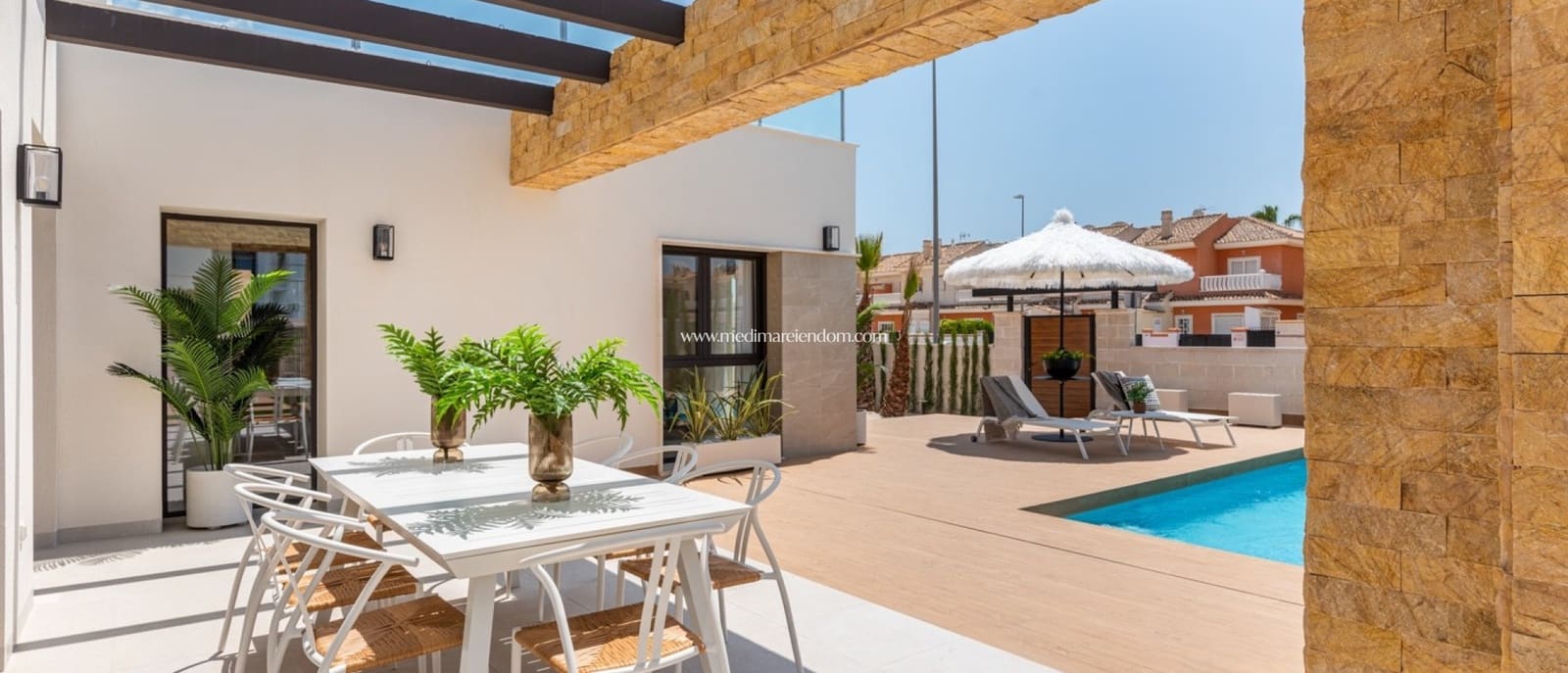 3 makuuhuone Huvila myytävänä paikassa Ciudad Quesada mukana uima-altaan 
autotalli - 869 555 € (Ref: 7042073)