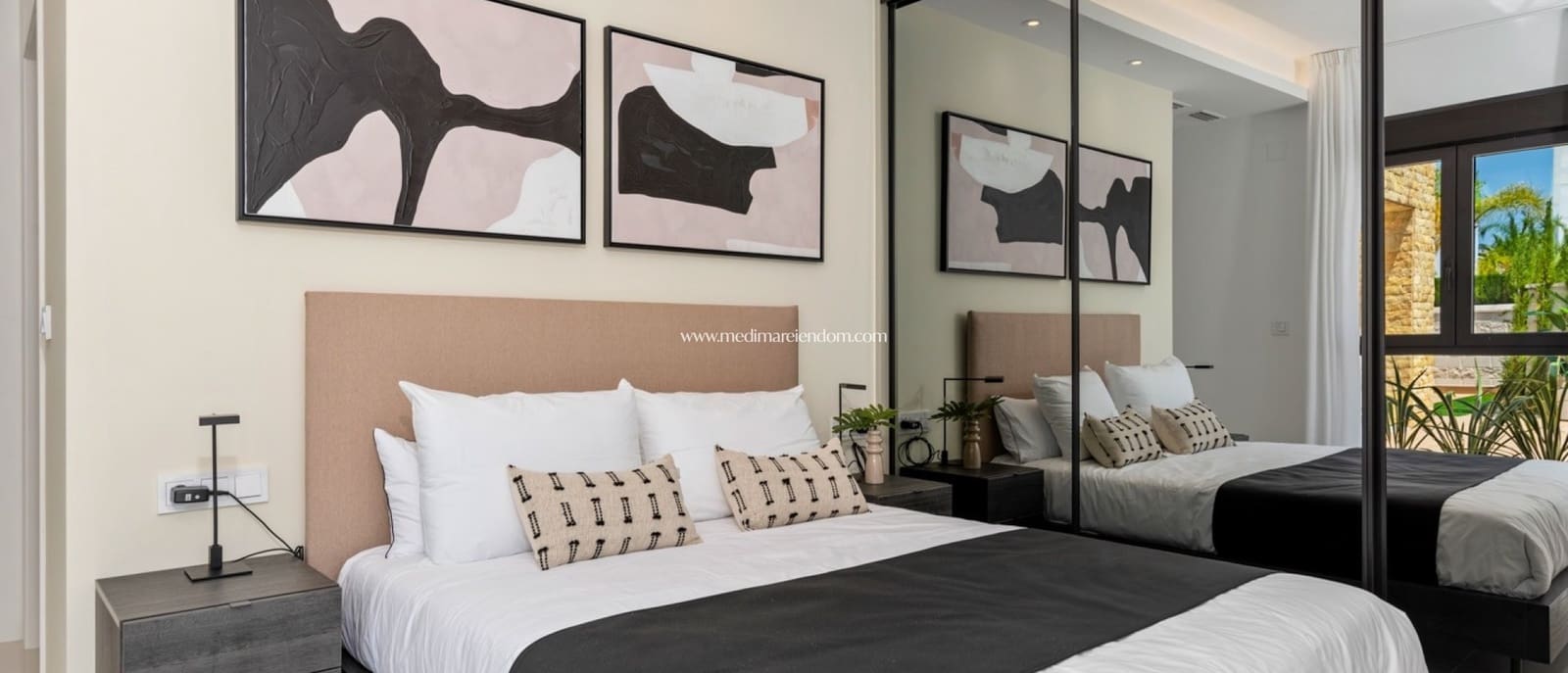 3 makuuhuone Huvila myytävänä paikassa Ciudad Quesada mukana uima-altaan 
autotalli - 869 555 € (Ref: 7042073)