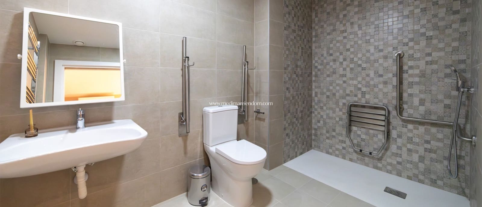 1 quarto Apartamento para venda em Pilar de la Horadada com piscina garagem - 157 000 € (Ref: 7251670)