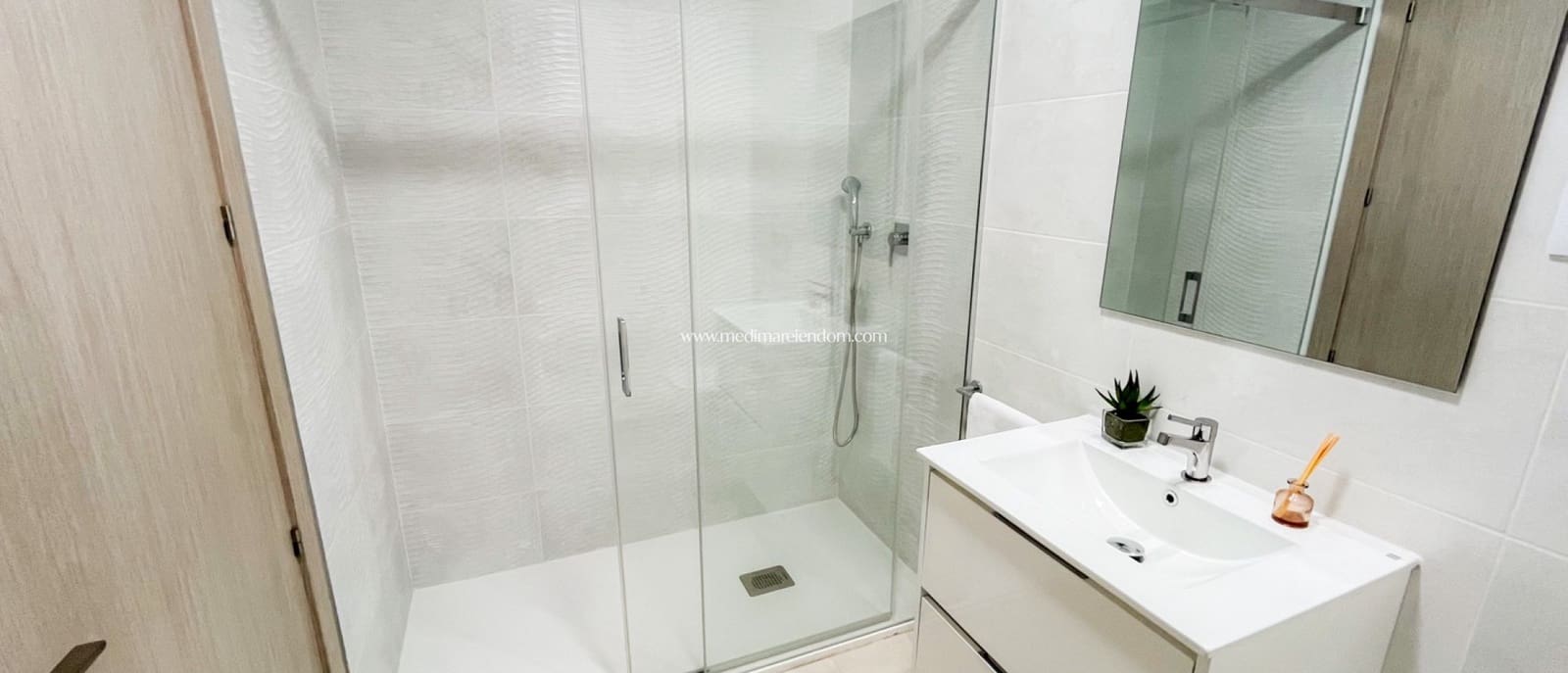 1 quarto Apartamento para venda em Pilar de la Horadada com piscina garagem - 157 000 € (Ref: 7251670)