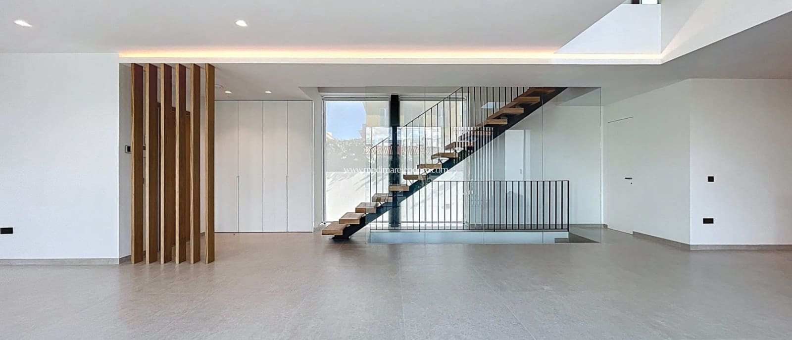 3 sypialnia Willa na sprzedaż w Albir z basenem garażem - 1 450 000 € (Ref: 7258289)