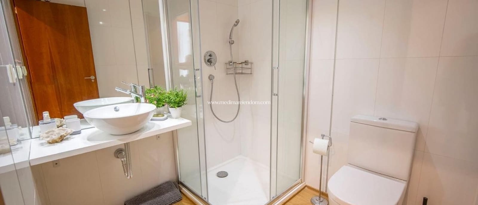 4 soveværelse Lejlighed til salg i La Manga del Mar Menor med swimmingpool garage - € 350.000 (Ref: 9309308)