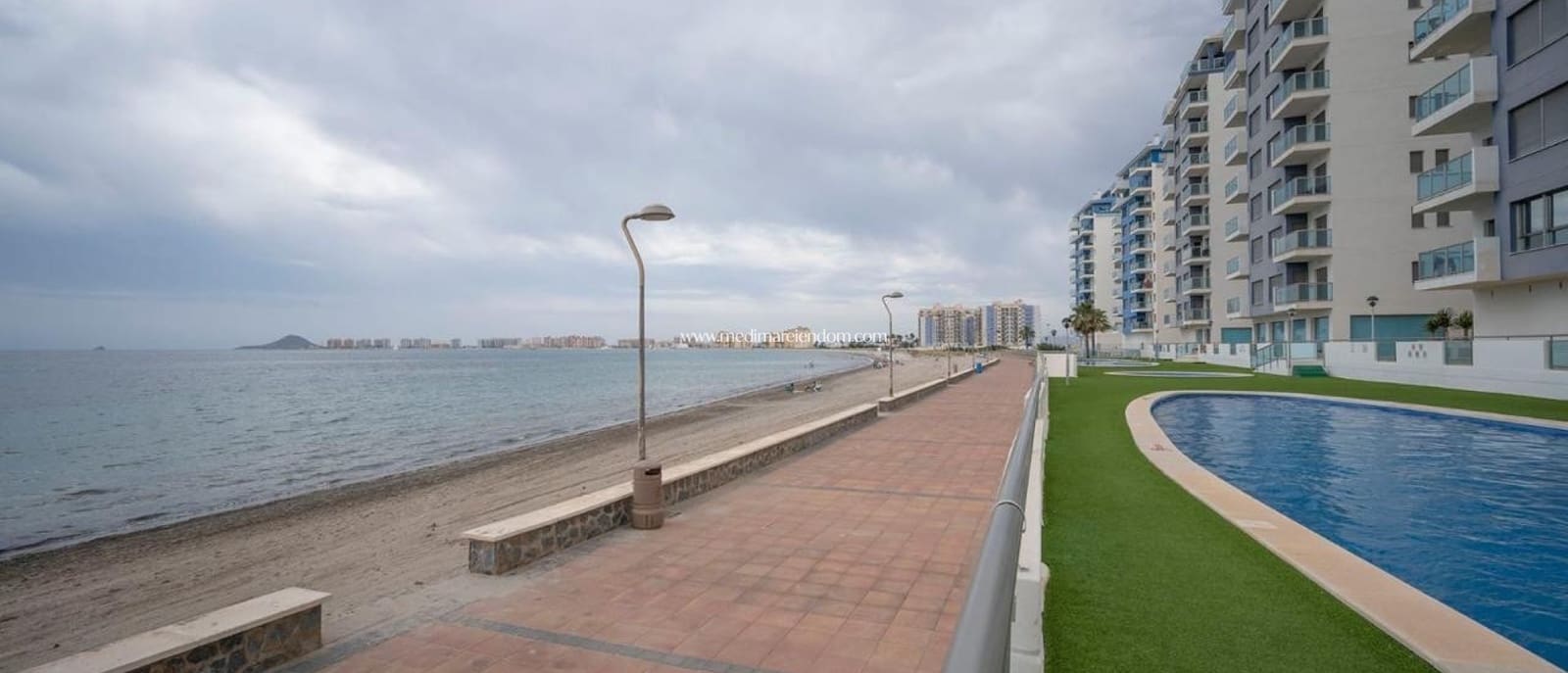 4 soveværelse Lejlighed til salg i La Manga del Mar Menor med swimmingpool garage - € 350.000 (Ref: 9309308)