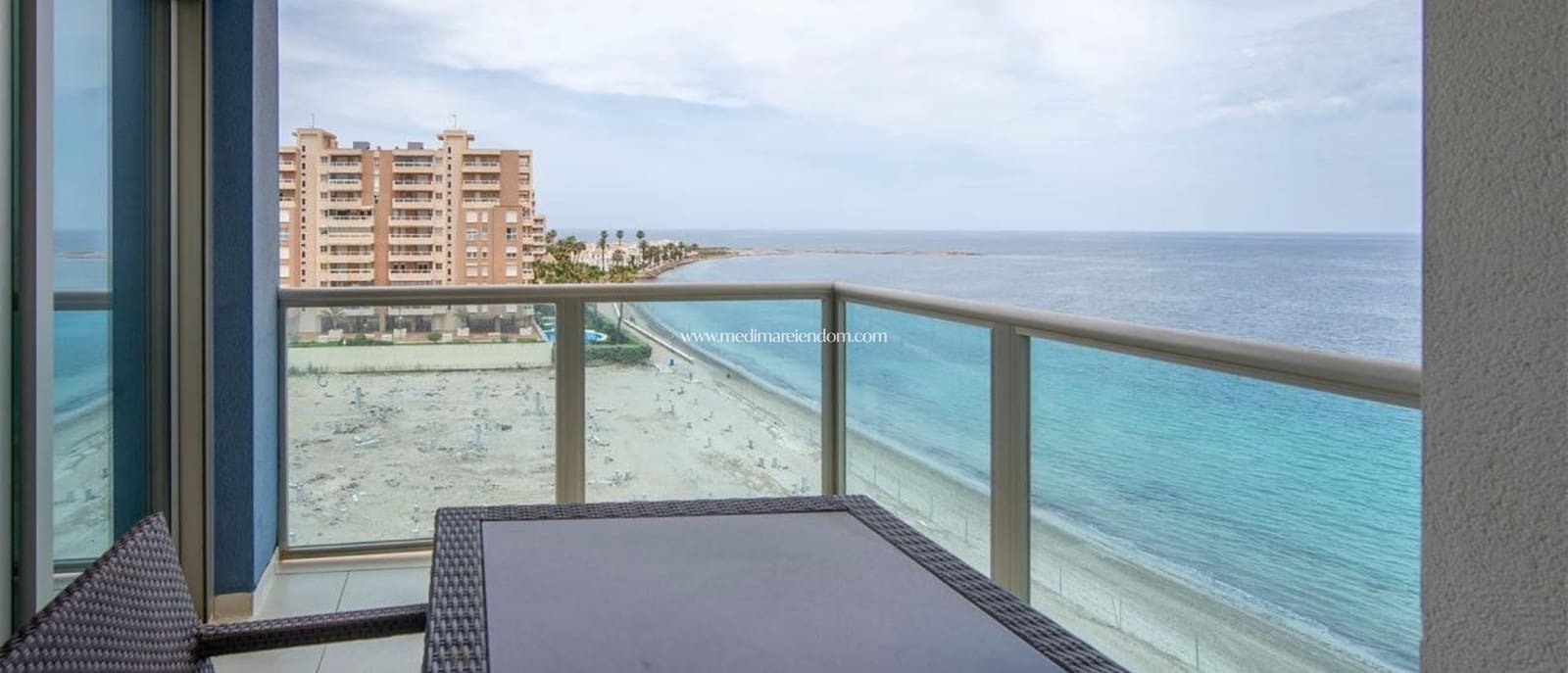 4 soveværelse Lejlighed til salg i La Manga del Mar Menor med swimmingpool garage - € 350.000 (Ref: 9309308)