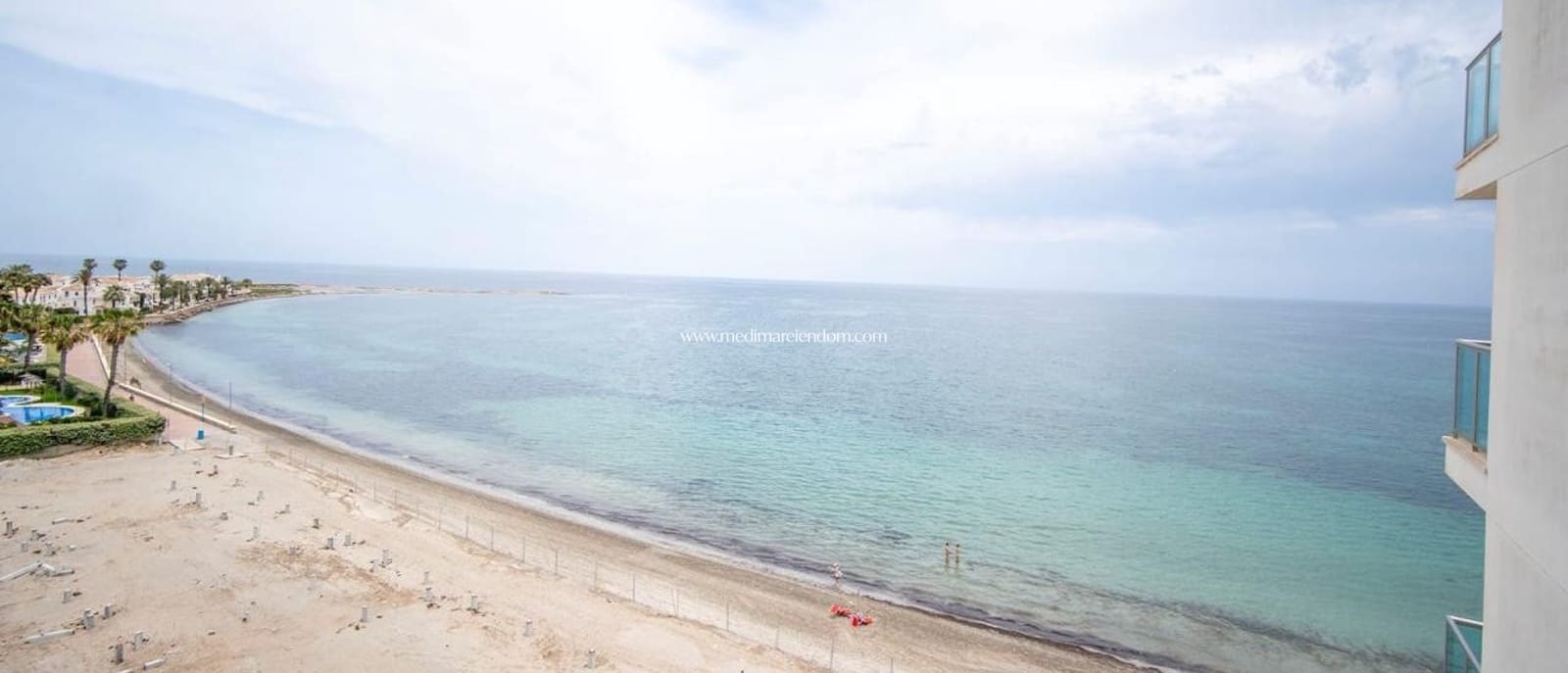 4 soveværelse Lejlighed til salg i La Manga del Mar Menor med swimmingpool garage - € 350.000 (Ref: 9309308)