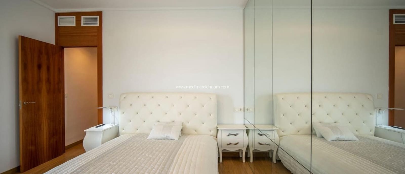 4 soveværelse Lejlighed til salg i La Manga del Mar Menor med swimmingpool garage - € 350.000 (Ref: 9309308)