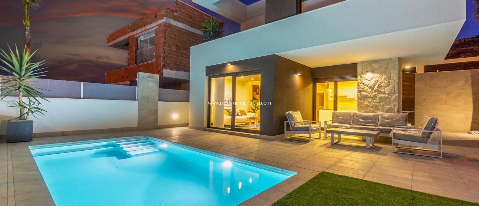 3 bedroom Villa for sale in Ciudad Quesada with pool garage - € 649,000 (Ref: 9312080)