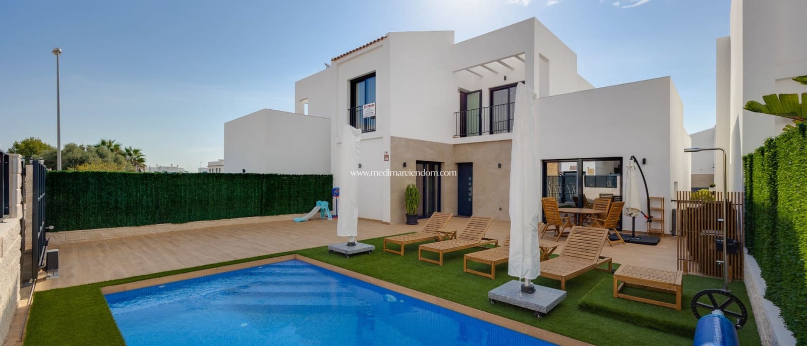 4 bedroom Villa for sale in Ciudad Quesada with pool garage - € 599,000 (Ref: 9329887)