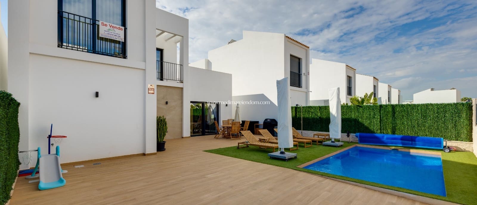 4 bedroom Villa for sale in Ciudad Quesada with pool garage - € 599,000 (Ref: 9329887)