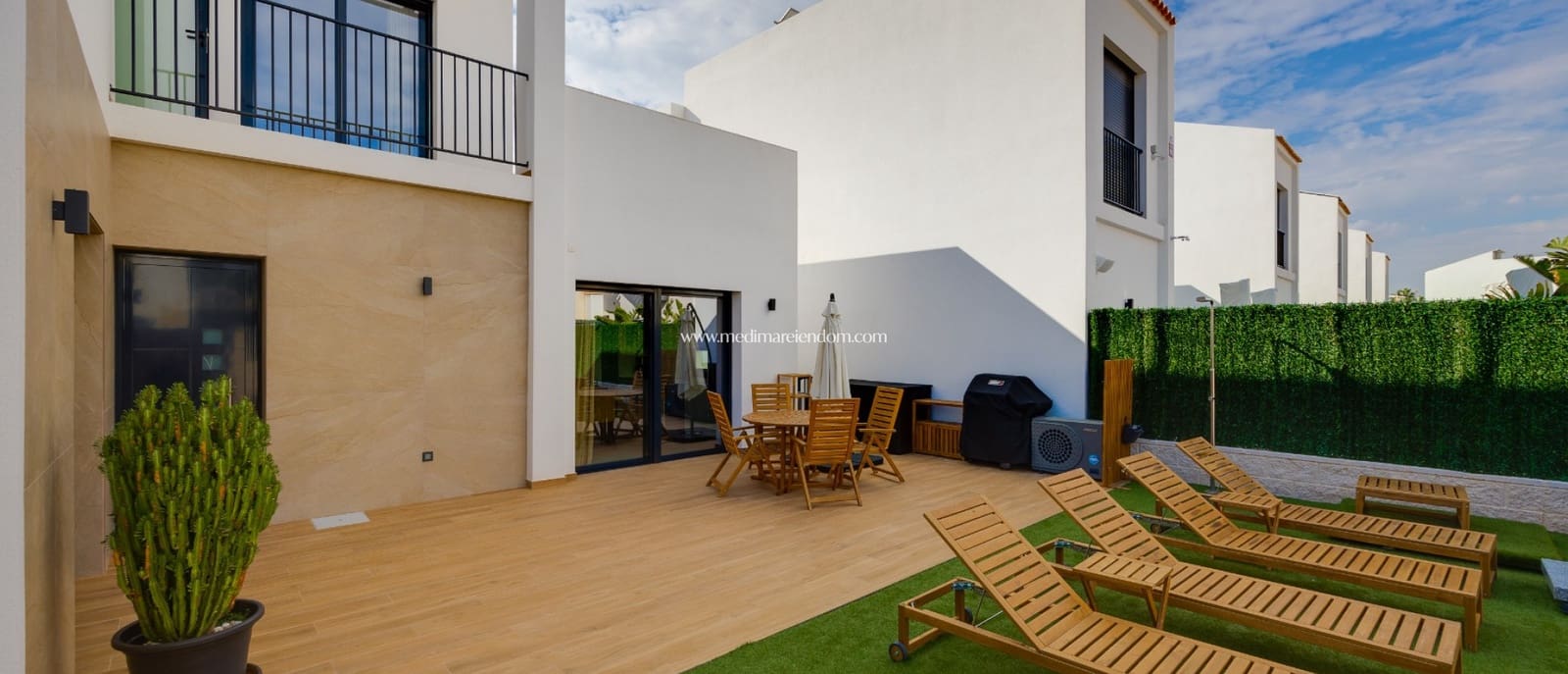 4 bedroom Villa for sale in Ciudad Quesada with pool garage - € 599,000 (Ref: 9329887)