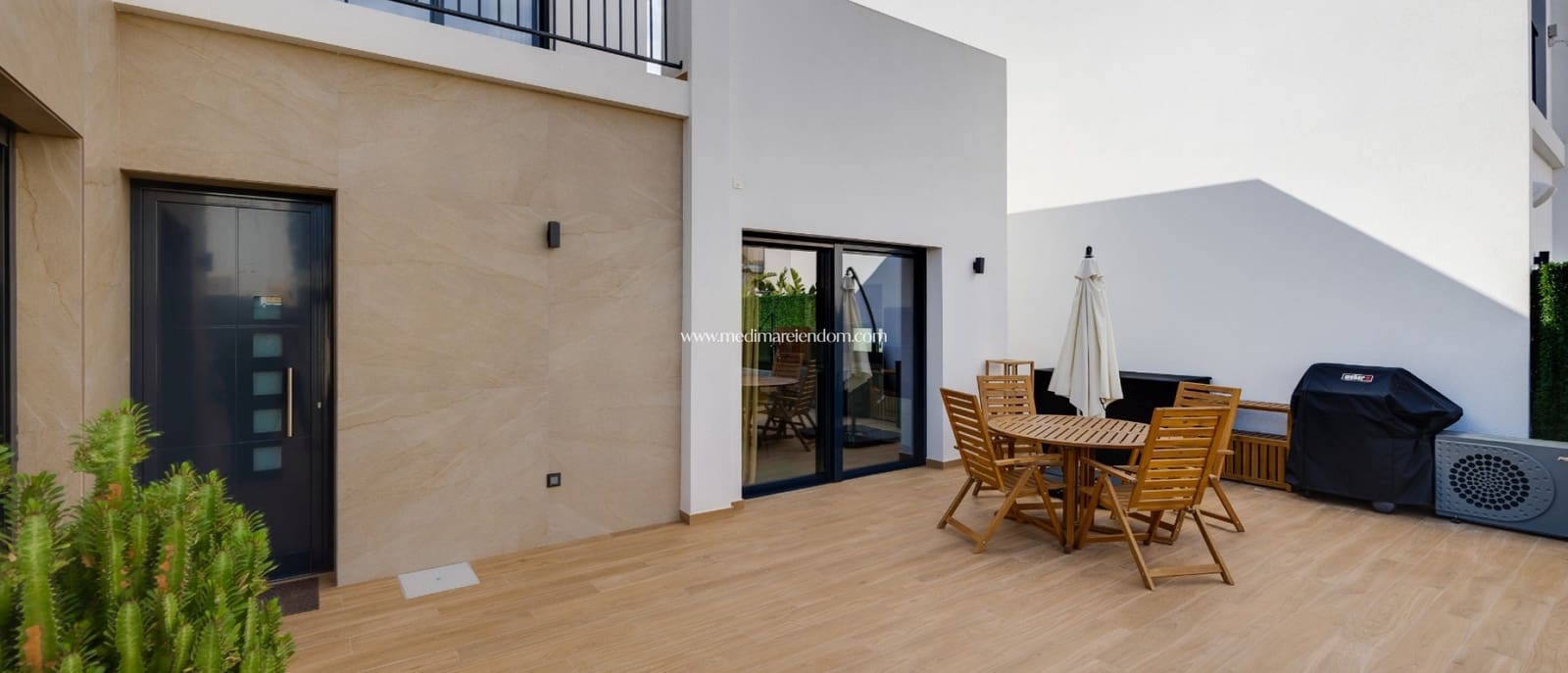 4 bedroom Villa for sale in Ciudad Quesada with pool garage - € 599,000 (Ref: 9329887)