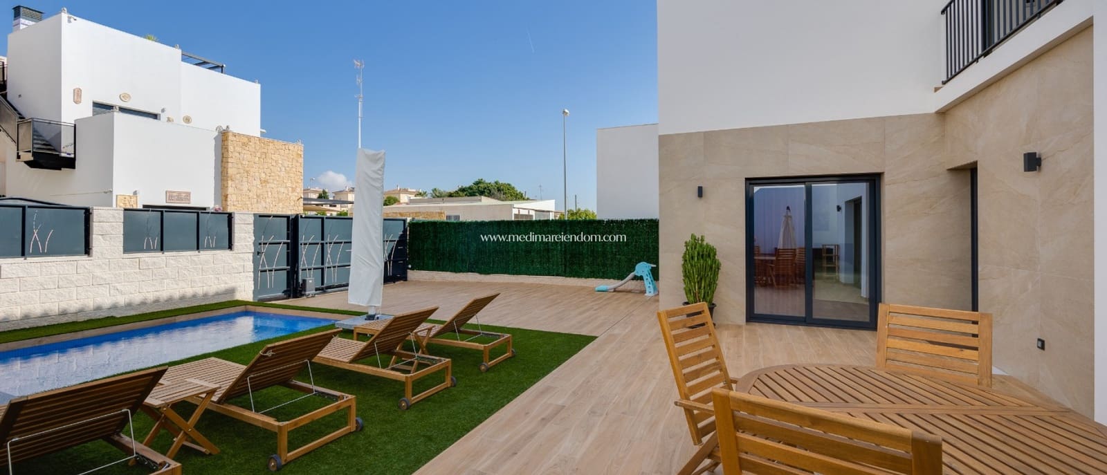 4 bedroom Villa for sale in Ciudad Quesada with pool garage - € 599,000 (Ref: 9329887)