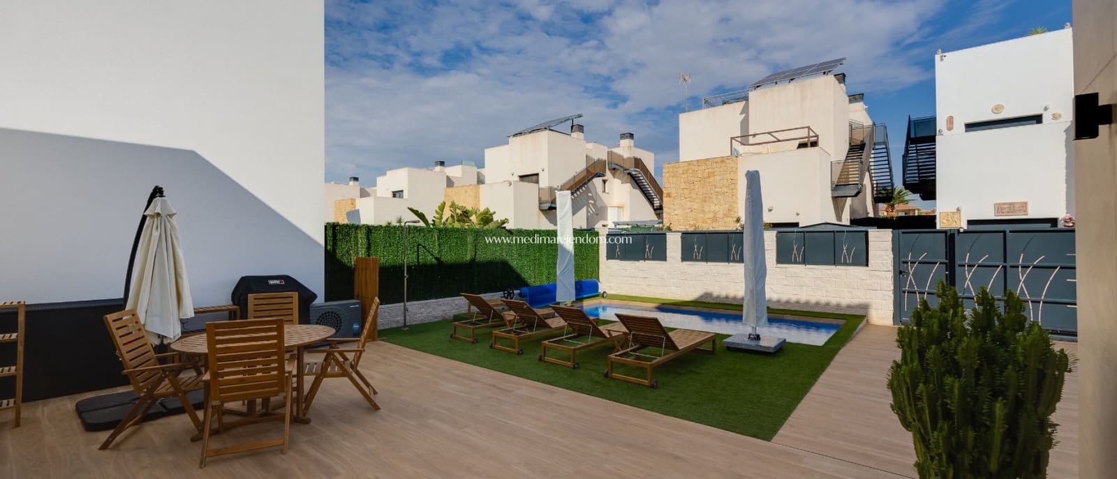 4 bedroom Villa for sale in Ciudad Quesada with pool garage - € 599,000 (Ref: 9329887)