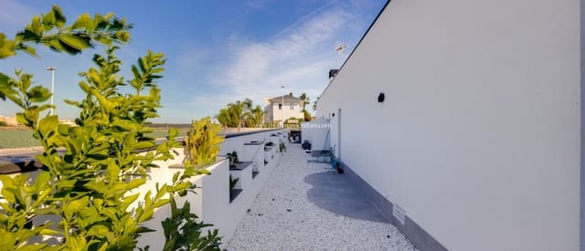 3 Zimmer Villa zu verkaufen in Formentera del Segura mit Pool Garage - 549.000 € (Ref: 9357920)