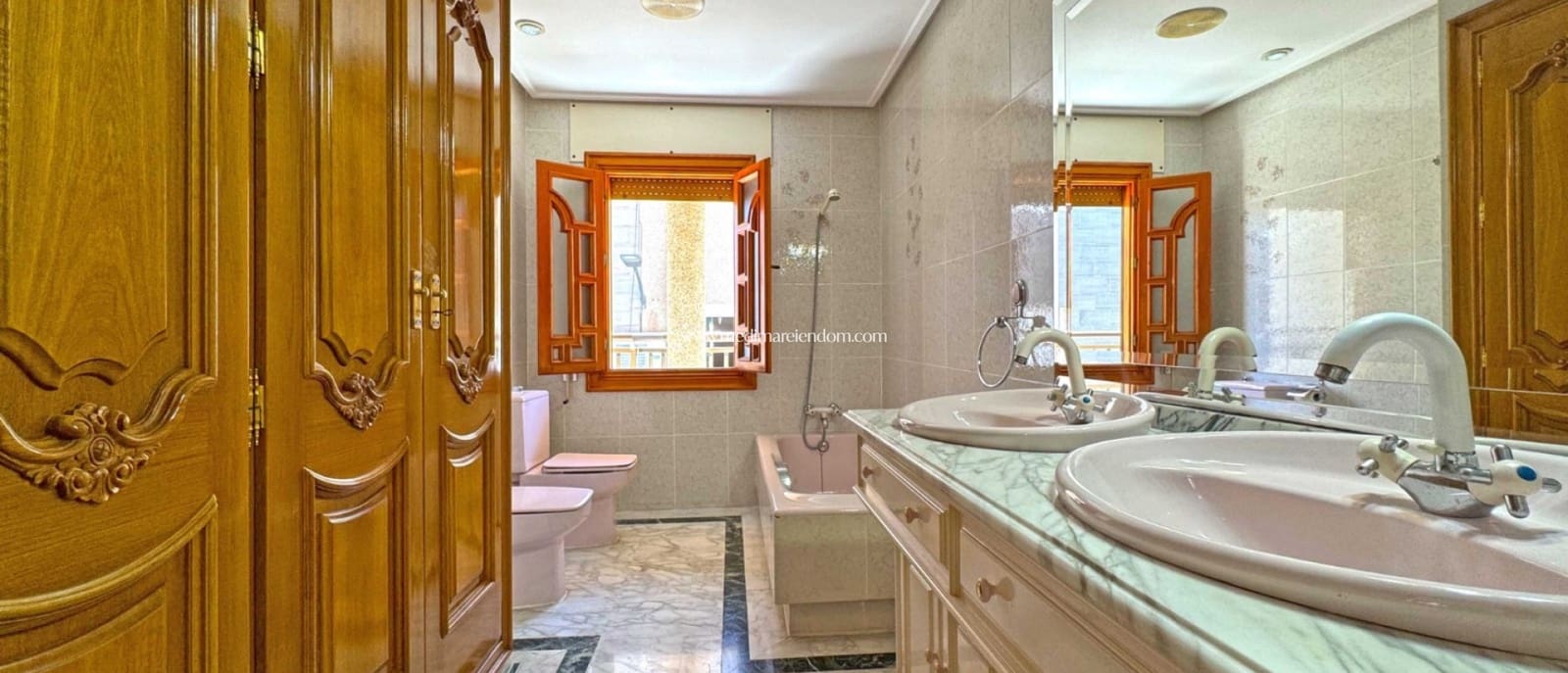 6 bedroom Apartment for sale in San Pedro del Pinatar - € 415,000 (Ref: 9405798)