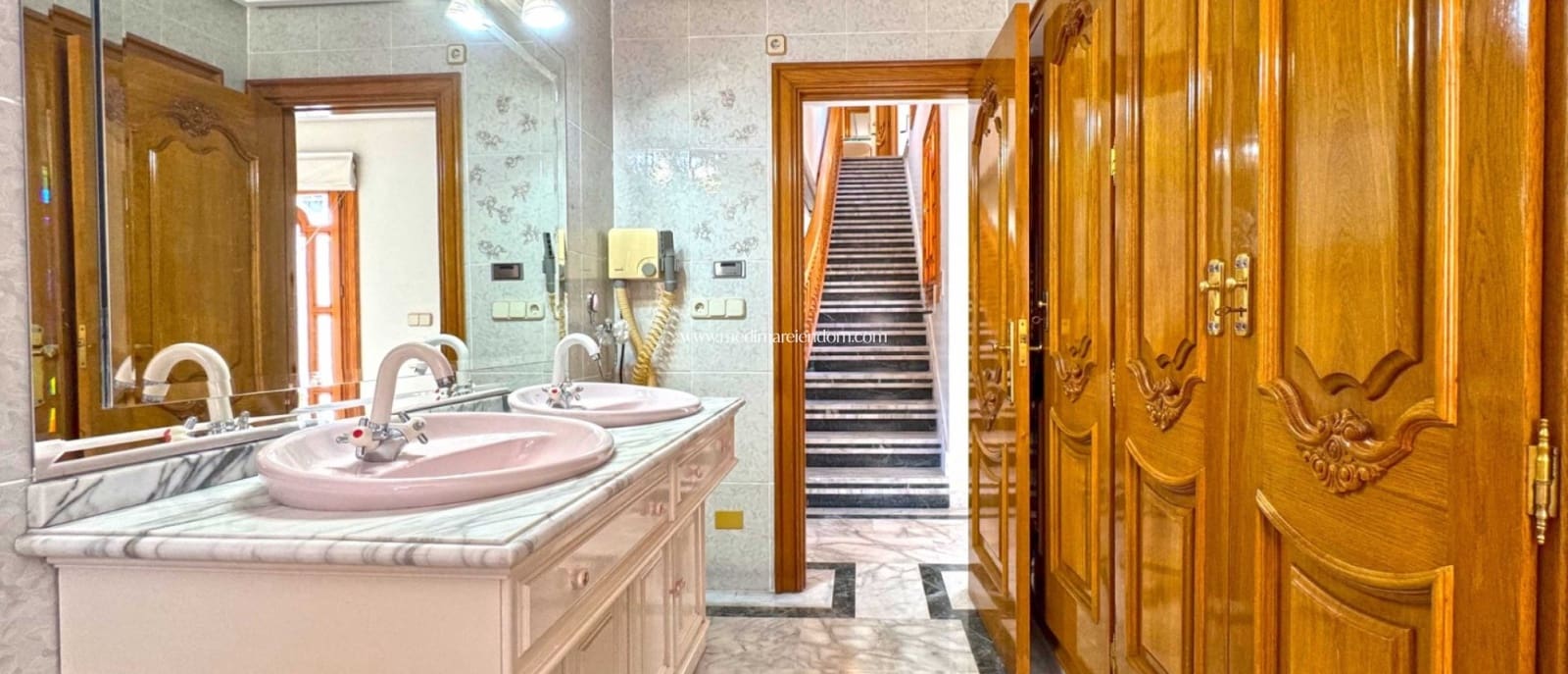 6 bedroom Apartment for sale in San Pedro del Pinatar - € 415,000 (Ref: 9405798)