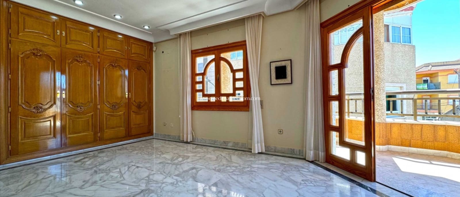 6 bedroom Apartment for sale in San Pedro del Pinatar - € 415,000 (Ref: 9405798)