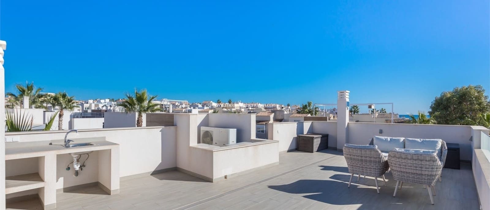 4 slaapkamer Villa te koop in Torrevieja met zwembad garage - € 750.000 (Ref: 9405800)