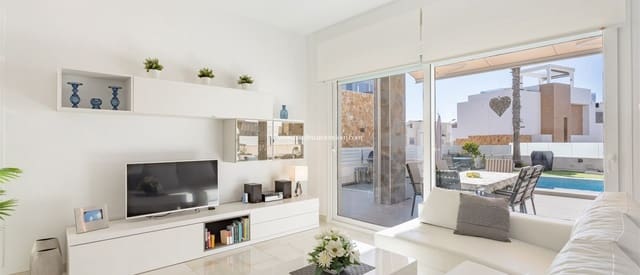 4 sypialnia Willa na sprzedaż w Miramar - Torre del Moro, Torrevieja z basenem garażem - 750 000 € (Ref: 9405800)