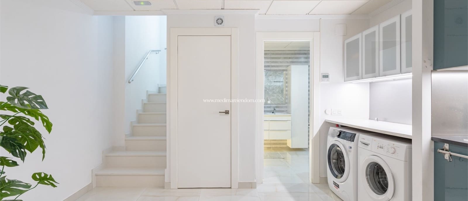 4 slaapkamer Villa te koop in Torrevieja met zwembad garage - € 750.000 (Ref: 9405800)