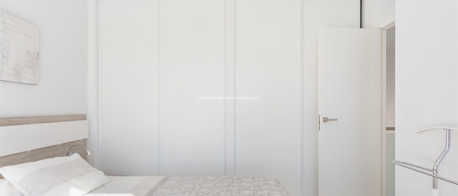 4 slaapkamer Villa te koop in Torrevieja met zwembad garage - € 750.000 (Ref: 9405800)