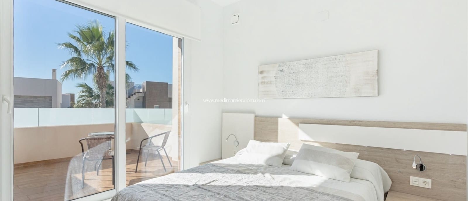 4 slaapkamer Villa te koop in Torrevieja met zwembad garage - € 750.000 (Ref: 9405800)