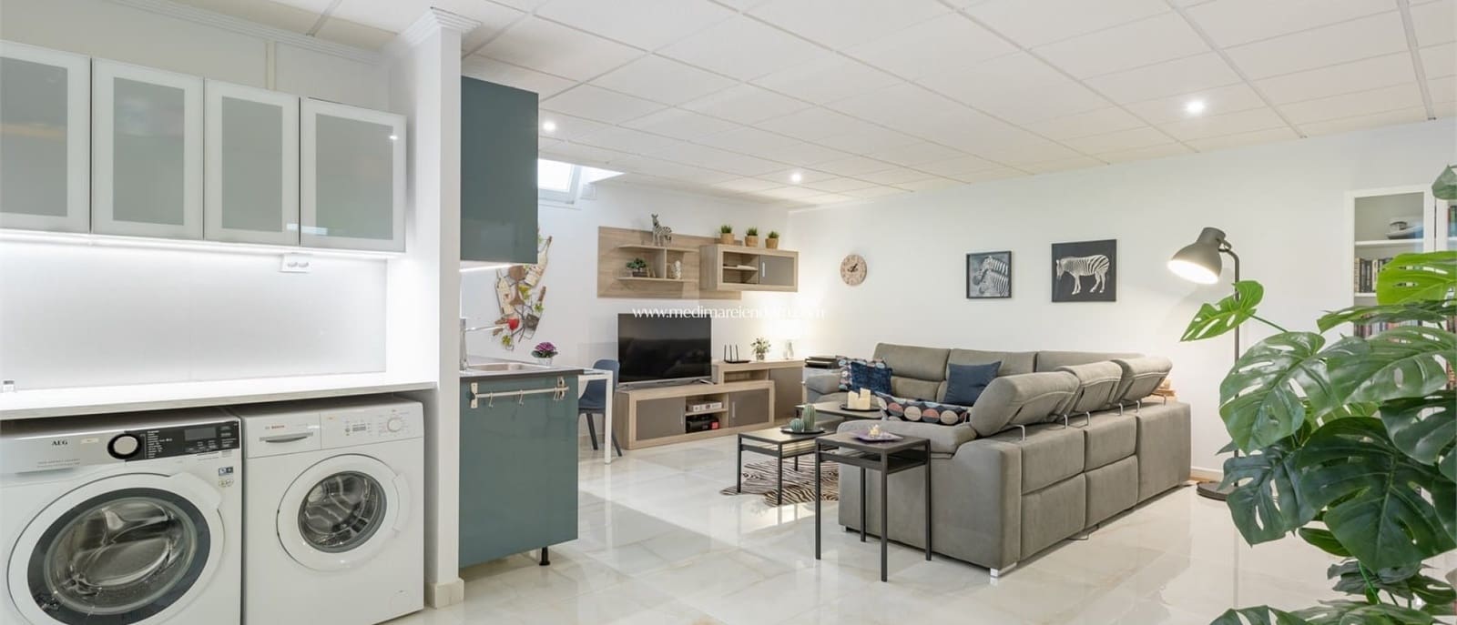 4 slaapkamer Villa te koop in Torrevieja met zwembad garage - € 750.000 (Ref: 9405800)