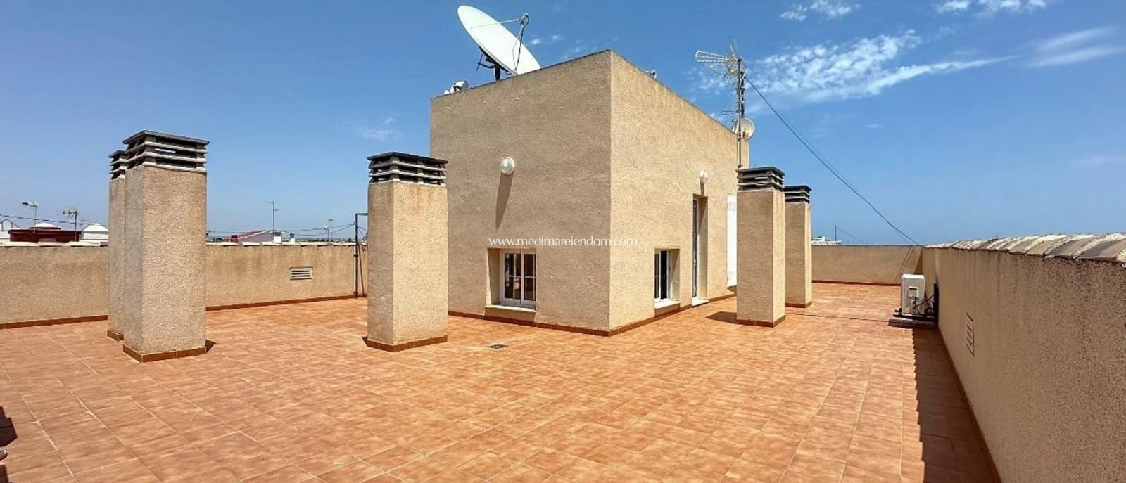 2 slaapkamer Appartement te koop in Los Cuarteros met zwembad - € 257.000 (Ref: 9421564)