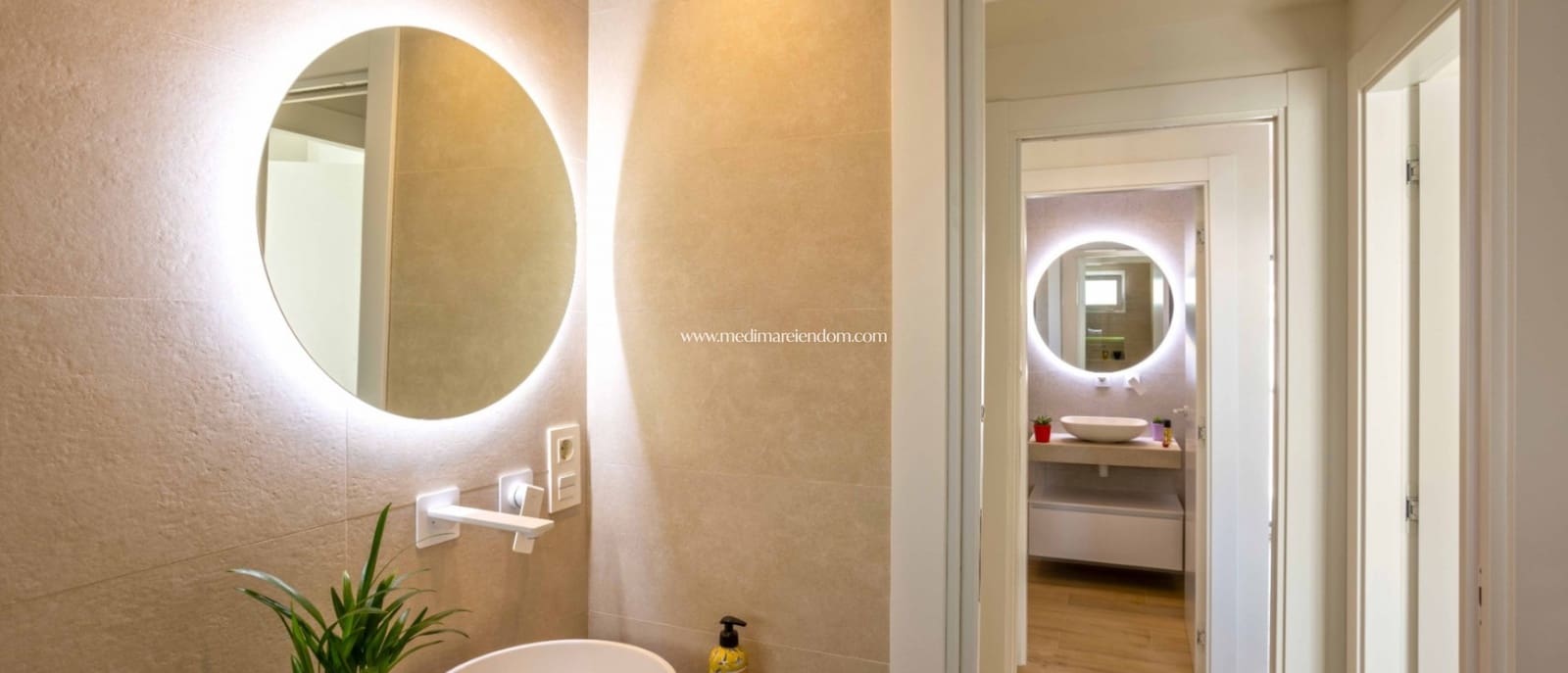 2 bedroom Apartment for sale in Villamartin with pool - € 299,950 (Ref: 9421566)