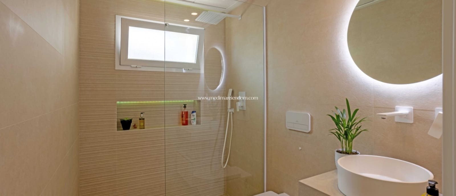 2 bedroom Apartment for sale in Villamartin with pool - € 299,950 (Ref: 9421566)