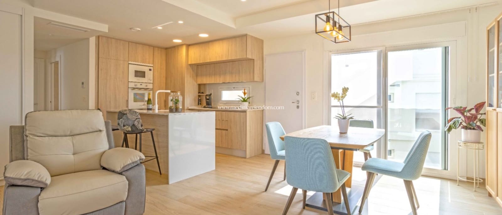 2 bedroom Apartment for sale in Villamartin with pool - € 299,950 (Ref: 9421566)