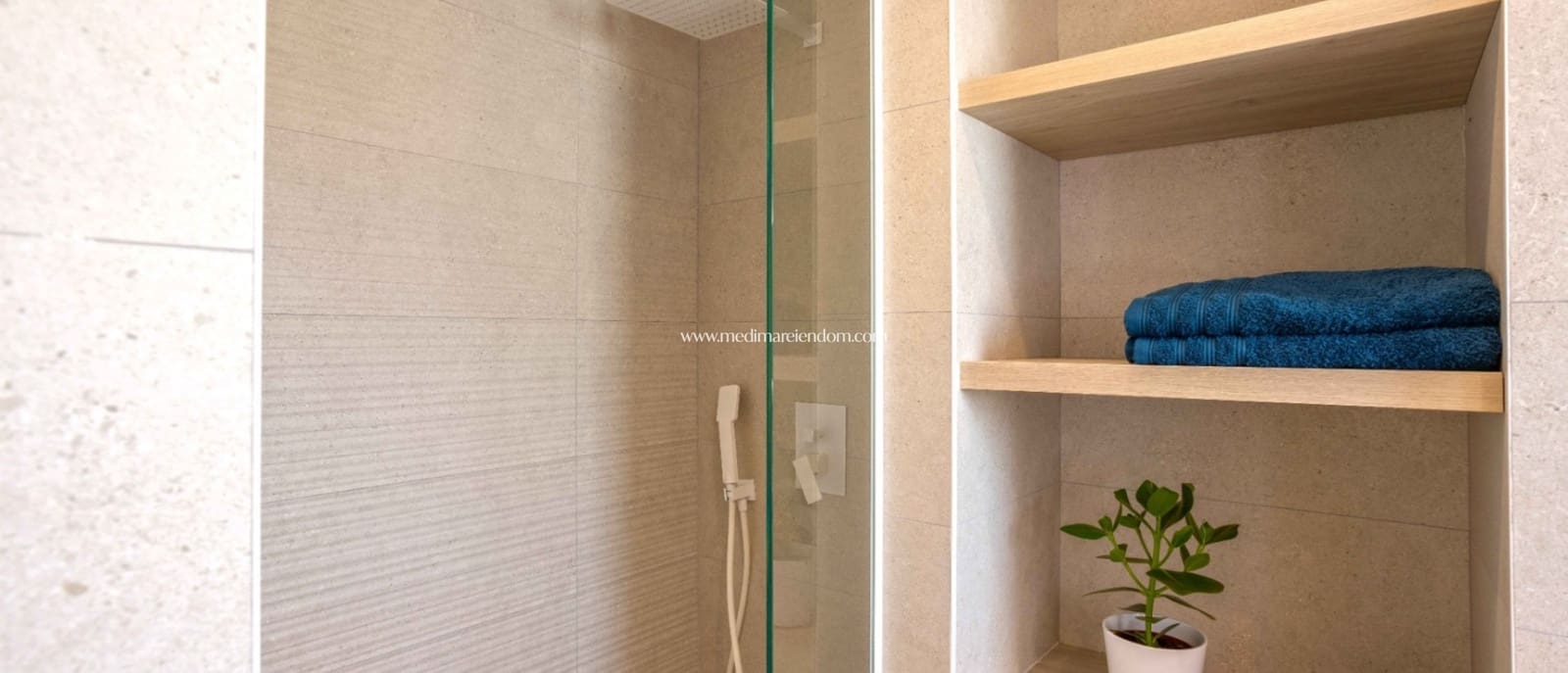 2 bedroom Apartment for sale in Villamartin with pool - € 299,950 (Ref: 9421566)