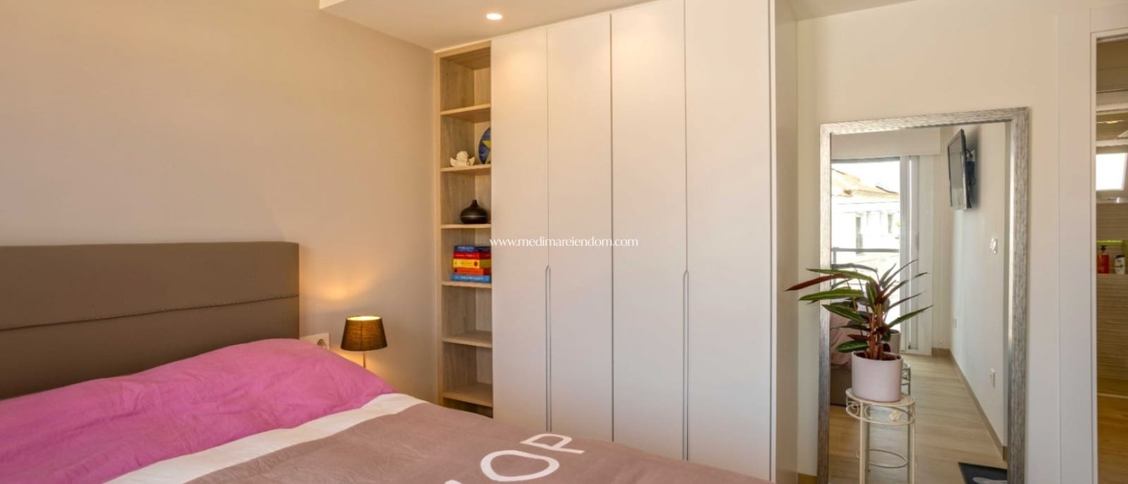 2 bedroom Apartment for sale in Villamartin with pool - € 299,950 (Ref: 9421566)